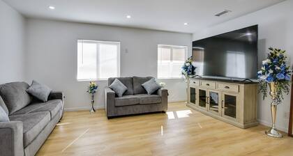 Home Between Los Angeles & Disney! Patio, Yard