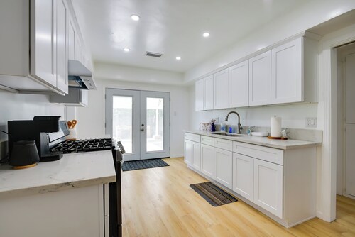 Pico Rivera Home w/ Patio ~ 20 Mi to Disney!