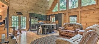 Palmerton Cabin w/ Game Room ~ 5 Mi to Blue Mtn
