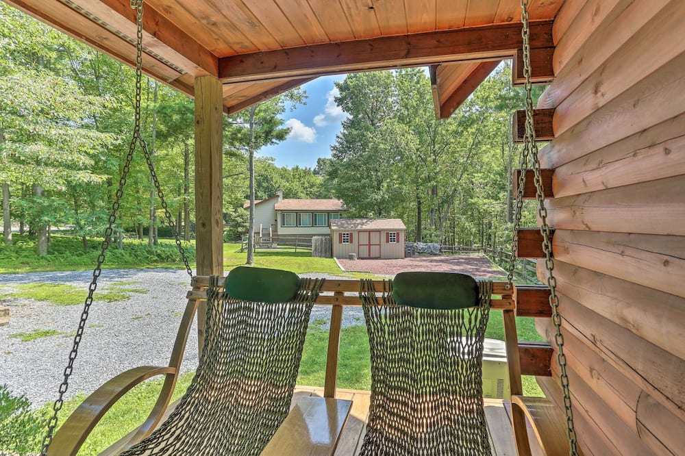 Palmerton Cabin w/ Game Room ~ 5 Mi to Blue Mtn - Cherryville, PA