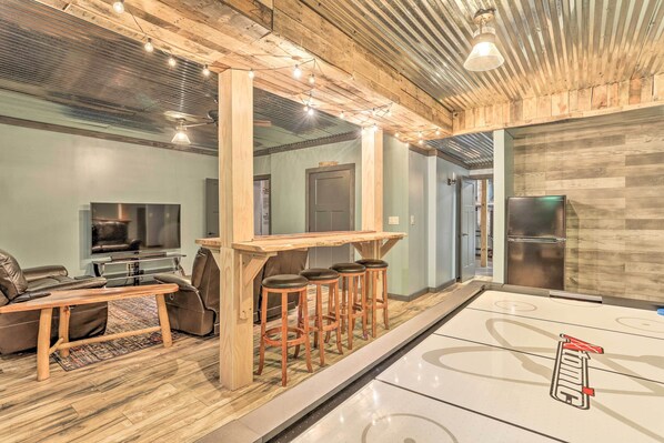 House (2 Bedrooms) | Interior - Palmerton Cabin w/ Game Room ~ 5 Mi to Blue Mtn (Palmerton)