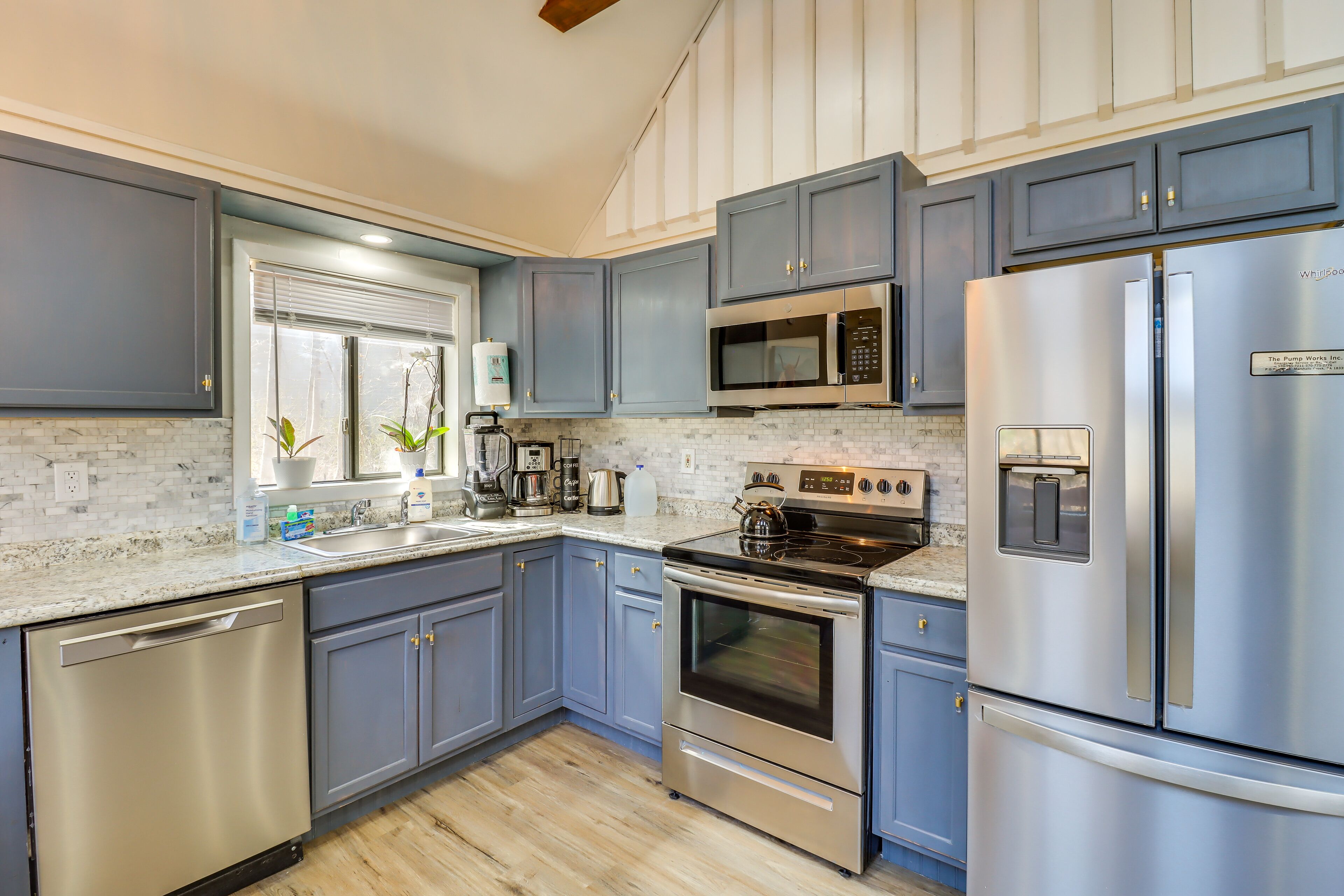 Quiet East Stroudsburg Home w/ Grill & Fireplace!