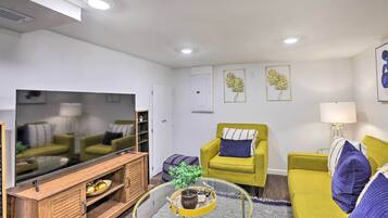 House (1 Bedroom) | Interior