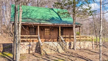 House (2 Bedrooms) | Exterior