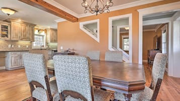 House (4 Bedrooms) | Interior