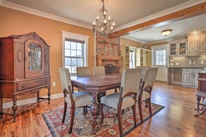 House (4 Bedrooms) | Interior