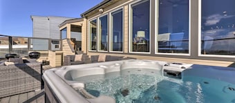 Remodeled Home w/ Spa & Deck: Walk to Dillon Beach