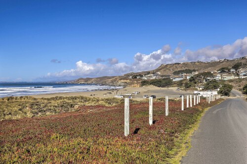 Remodeled Home w/ Spa & Deck: Walk to Dillon Beach