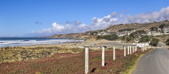 Remodeled Home w/ Spa & Deck: Walk to Dillon Beach