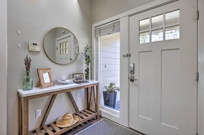 House (4 Bedrooms) | Interior - Remodeled Home w/ Spa & Deck: Walk to Dillon Beach (Dillon Beach)