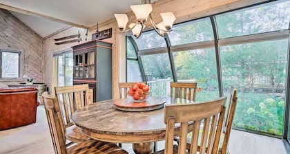 Cozy Getaway: Private Hot Tub, Near Skiing!