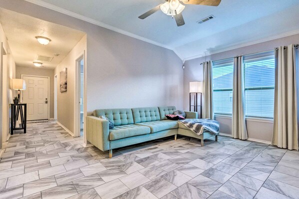 House (3 Bedrooms) | Interior