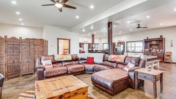 House (4 Bedrooms) | Front of property