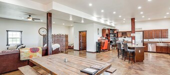 Pet-friendly Lingle Ranch w/ Deck on 60 Acres!