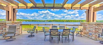 Walk to Beach: Lakefront Pocono Escape w/ Fire Pit