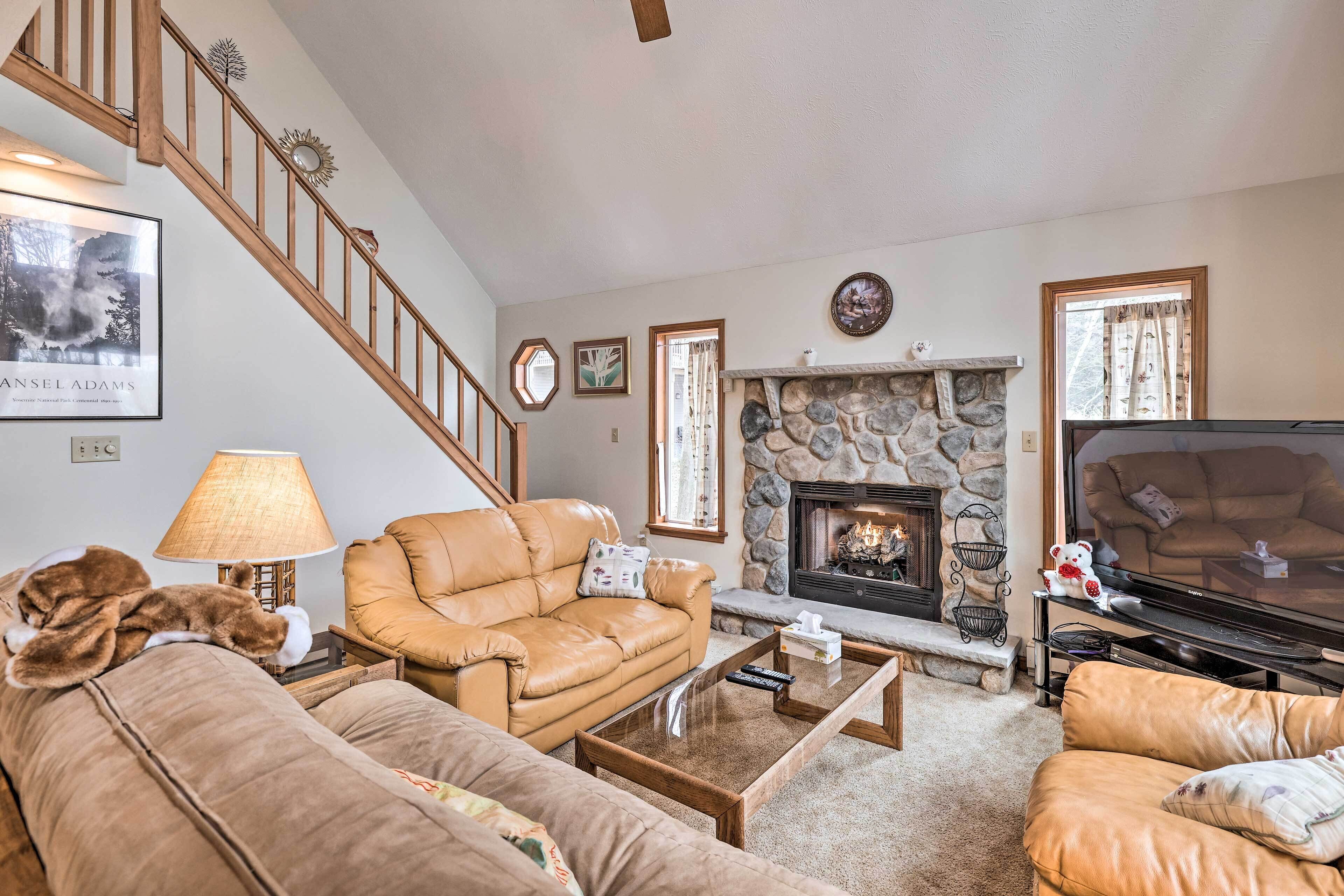 Pocono Lake Escape w/ Dock - Walk to Beach!