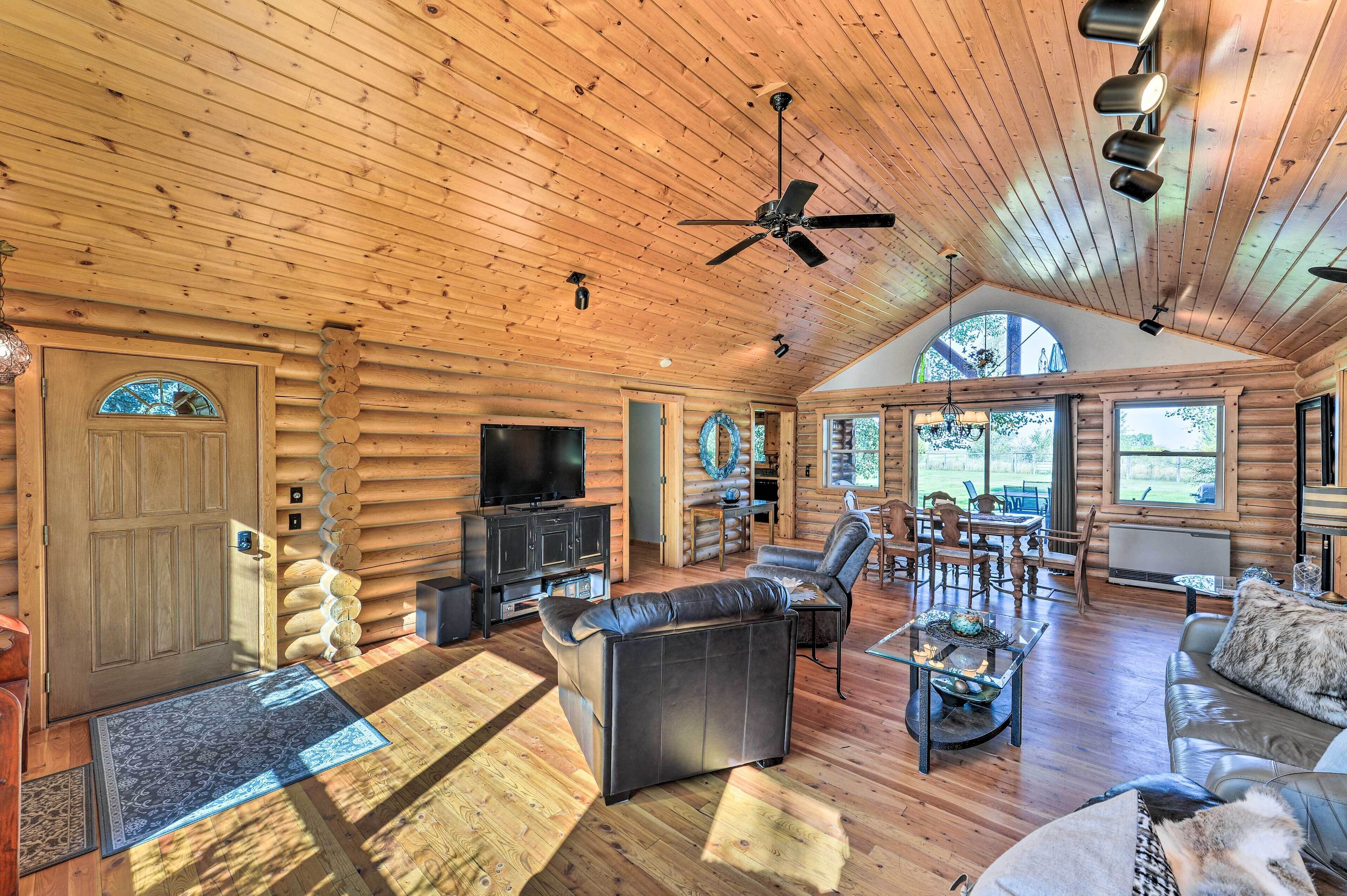 House (3 Bedrooms) | Interior