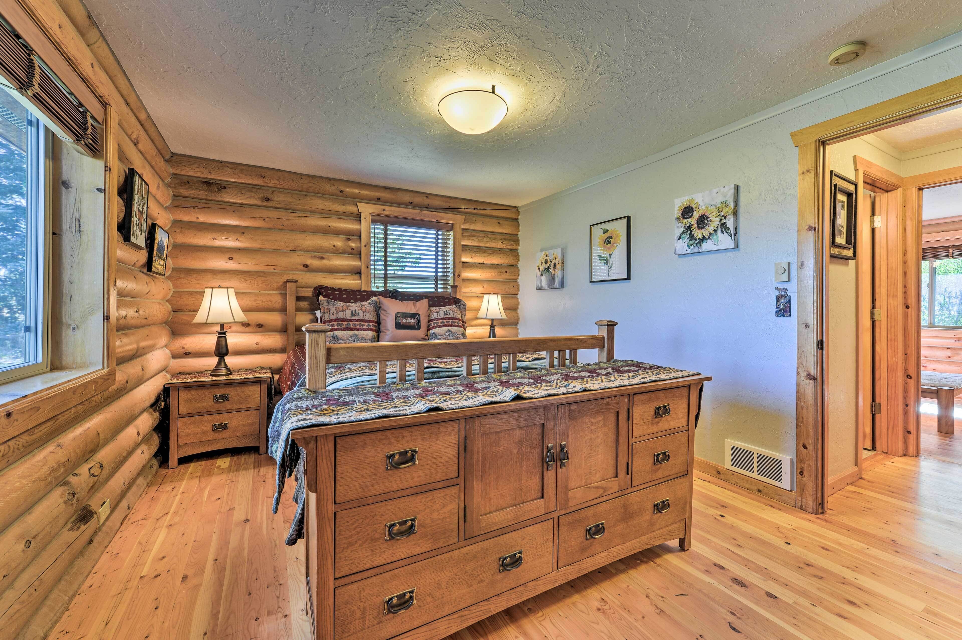 Serene Driggs Cabin ~ 10 Mi to Grand Targhee!