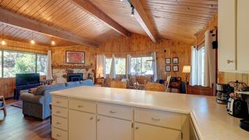 Casa (2 Bedrooms) | Interior
