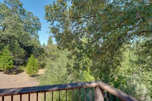 House (2 Bedrooms) | Interior - Serene Groveland Cabin Rental Near Yosemite! (Groveland)