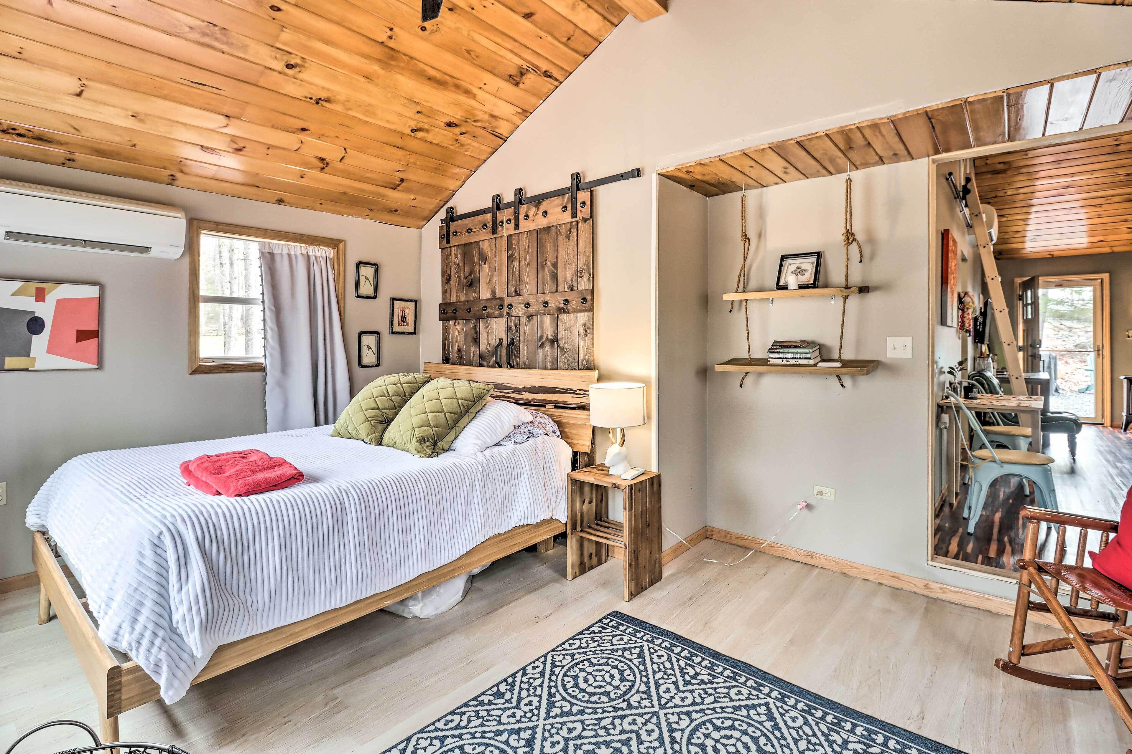 Quiet Pet-friendly Cottage < 1 Mi to State Forest!