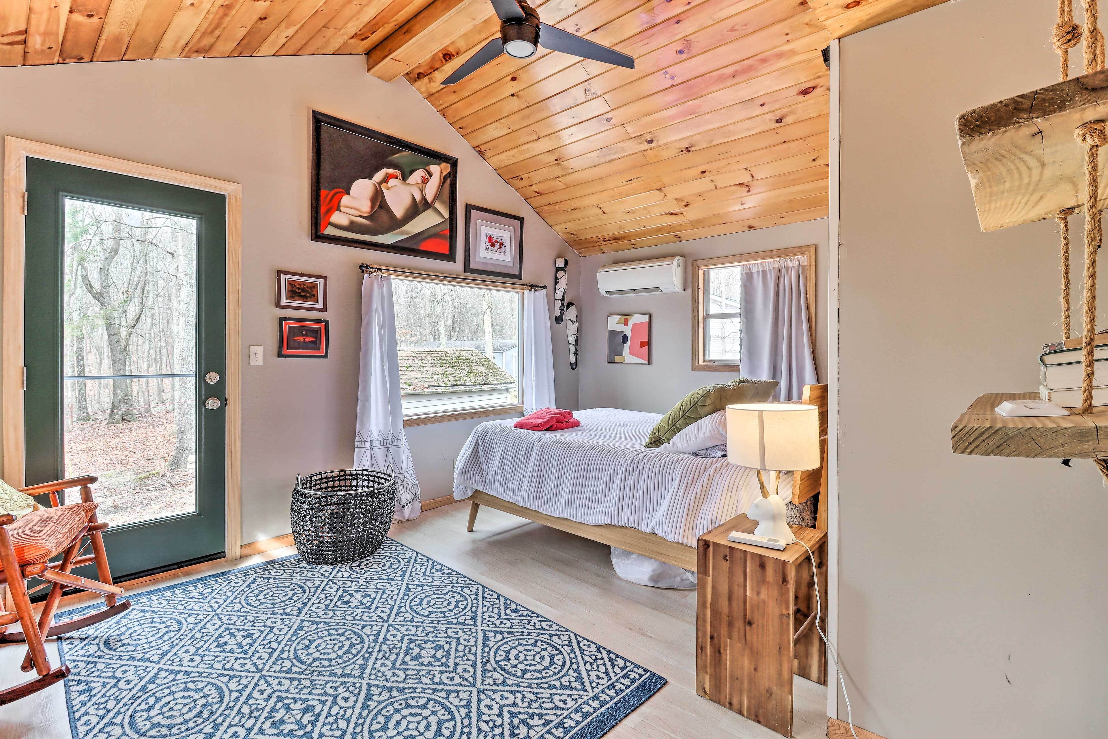 Quiet Pet-friendly Cottage < 1 Mi to State Forest!