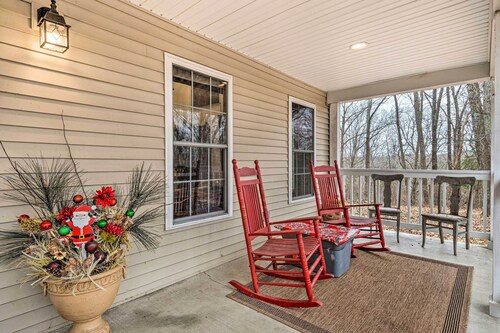 Serene Bloomington Home: Deck & Forest Views