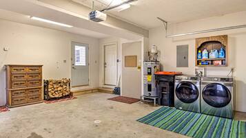 House (1 Bedroom) | Interior