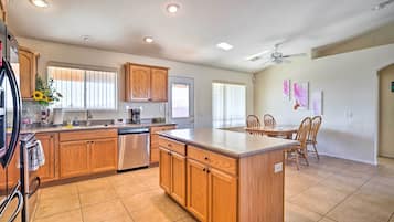 House (3 Bedrooms) | Private kitchen | Microwave, oven, stovetop, dishwasher