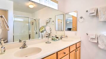 House (3 Bedrooms) | Bathroom