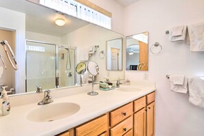 Ferienhaus (3 Bedrooms) | Badezimmer