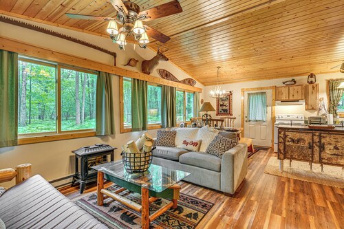 Secluded Farwell Cabin w/ Fire Pit & Gas Grill!