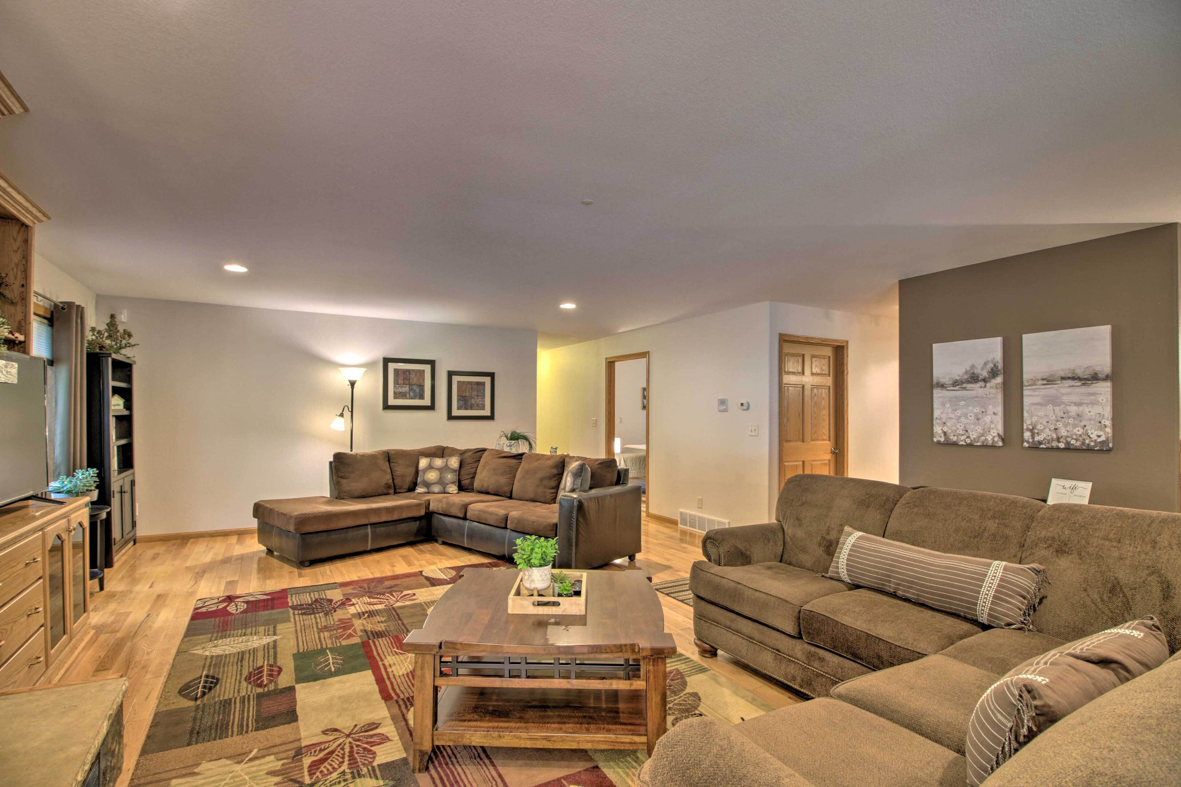 Spacious Verndale Home w/ Backyard Fire Pit!