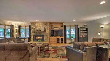 House (4 Bedrooms) | Interior