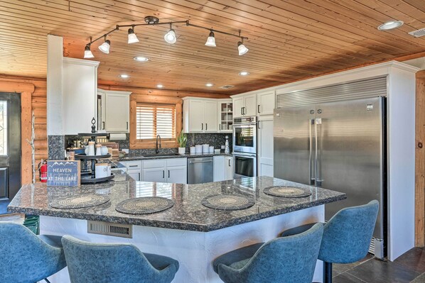 House (4 Bedrooms) | Interior