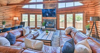 Theater + Scenic Views: Valley Springs Cabin!