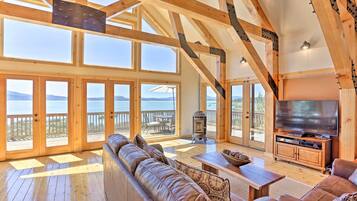 ุงูู
ูุดุฃุฉ ู
ู ุงูุฏุงุฎู