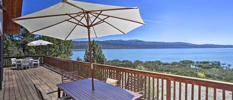 Casa (3 Bedrooms) | Restaurante al aire libre