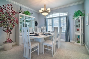 House (4 Bedrooms) | Interior