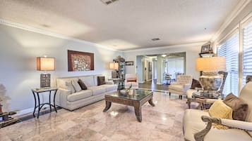 Villa (4 Bedrooms) | Interior