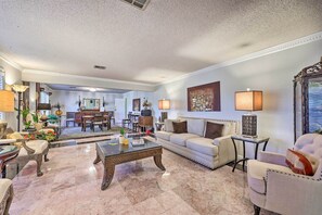 Villa (4 Bedrooms) | Interior