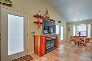 Interior - 5 Mi to South Padre Island: Port Isabel Cottage! (Port Isabel)