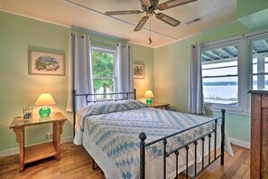 3 habitaciones, tabla de planchar con plancha y ropa de cama