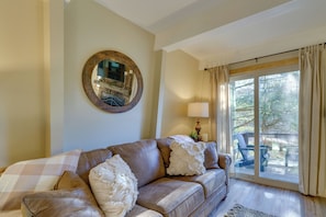 Apartment (1 Bedroom) | Interior - 1 Mi to Sugar Mountain! Cozy Lodge-style Condo (Banner Elk)