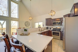 House (3 Bedrooms) | Interior - Mtn-view Ski Retreat w/ Grill in Seven Devils! (Banner Elk)