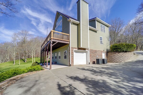 Interior - Mtn-view Ski Retreat w/ Grill in Seven Devils! (Banner Elk)