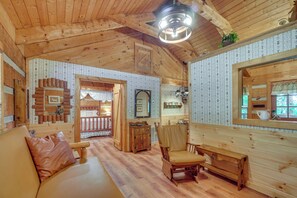 Interior - 7 Mi to The Island in Pigeon Forge: Relaxing Cabin (Sevierville)