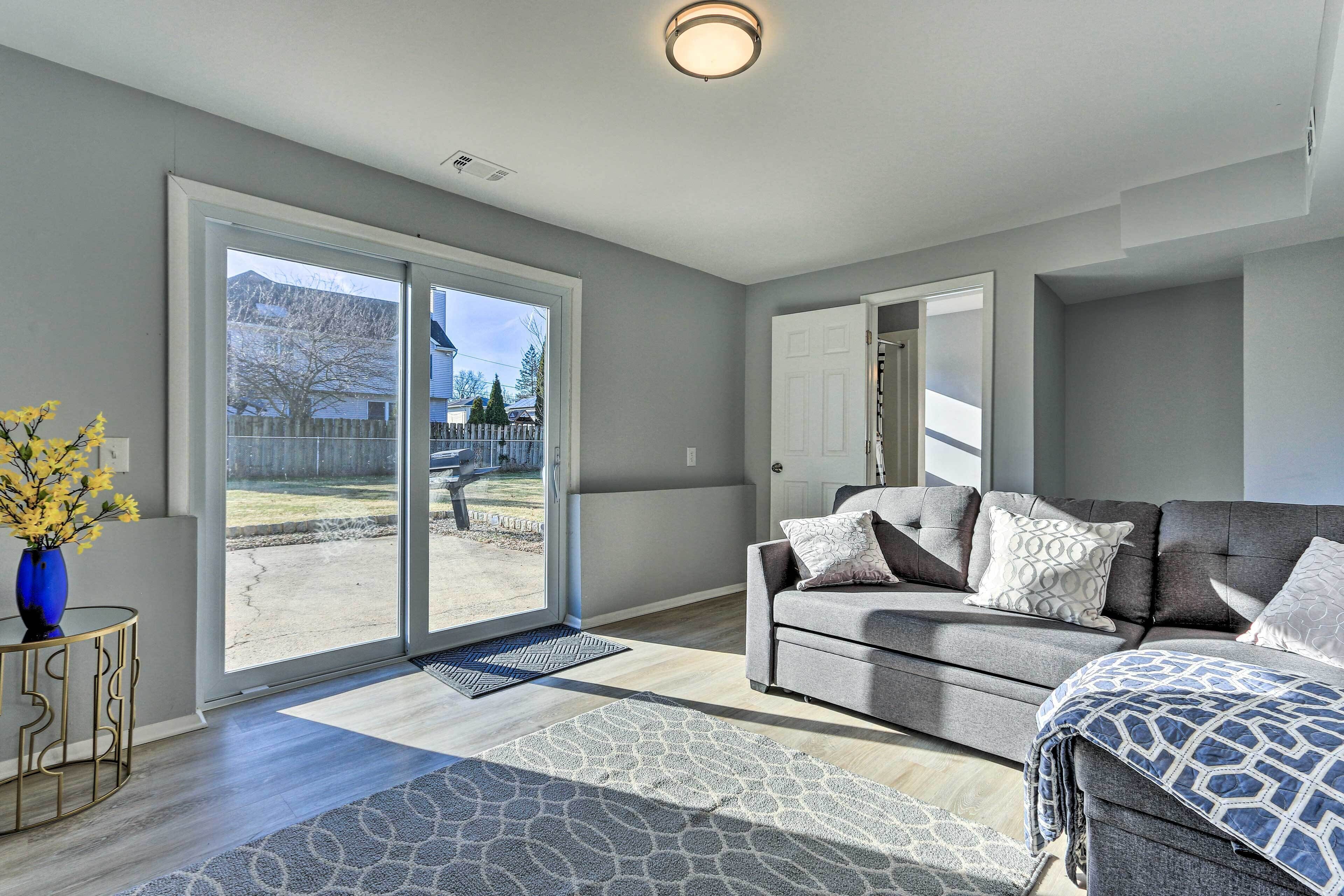 Spacious Home ~ 11 Mi to Staten Island!