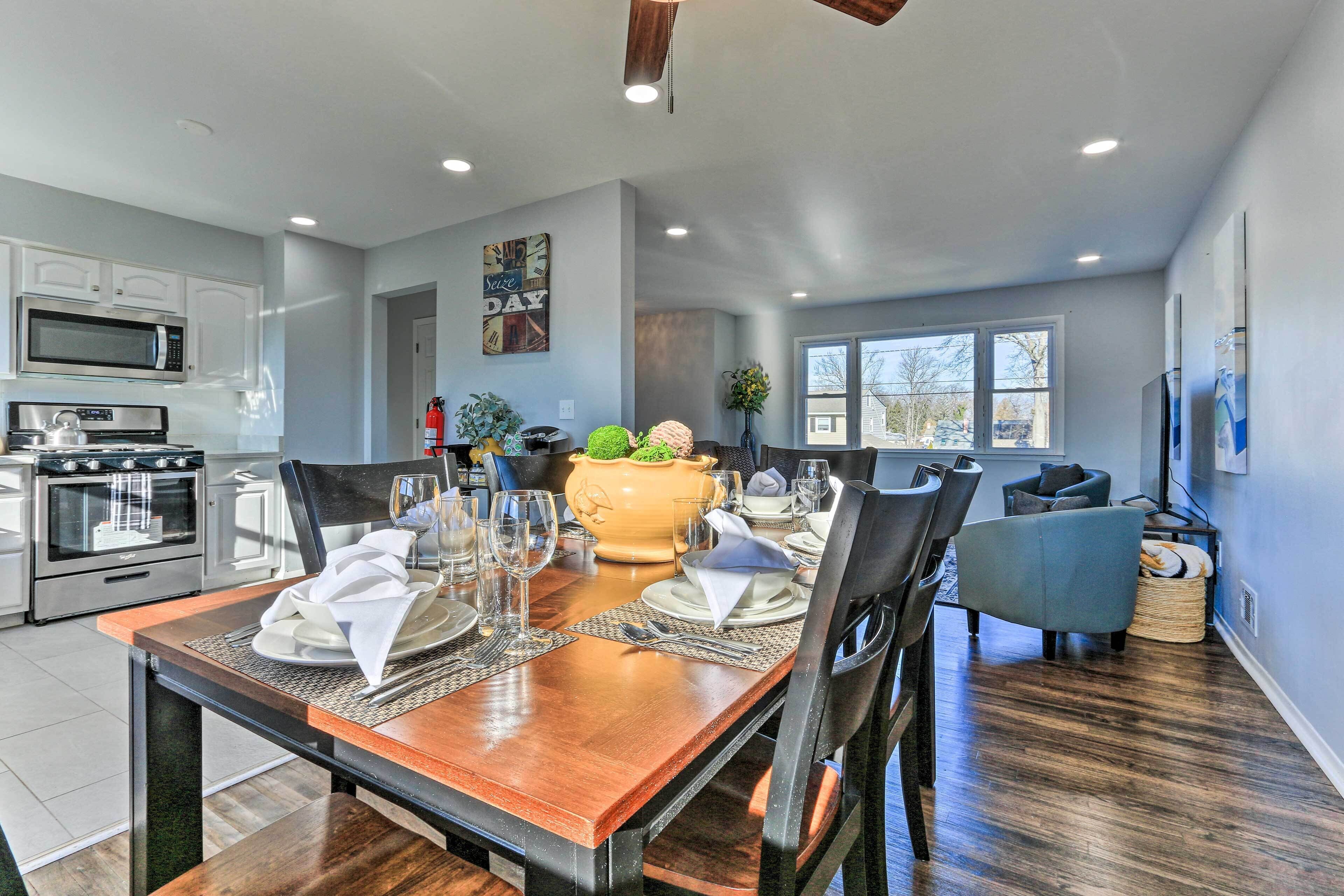 Spacious Home ~ 11 Mi to Staten Island!