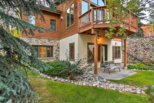 Steamboat Springs Townhome: 1 Block to Ski Lifts!